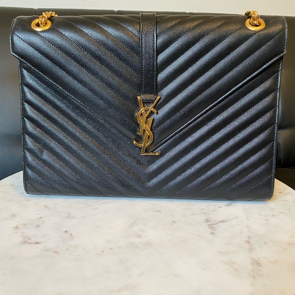 YSL LARGE ENVELOPE CHAIN BAG IN BLACK
